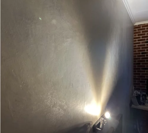 Отделка стен микроцементом