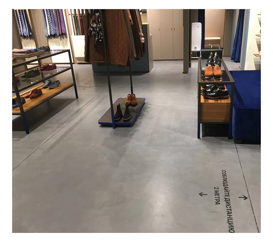 Пол из микробетона в магазине Китон
