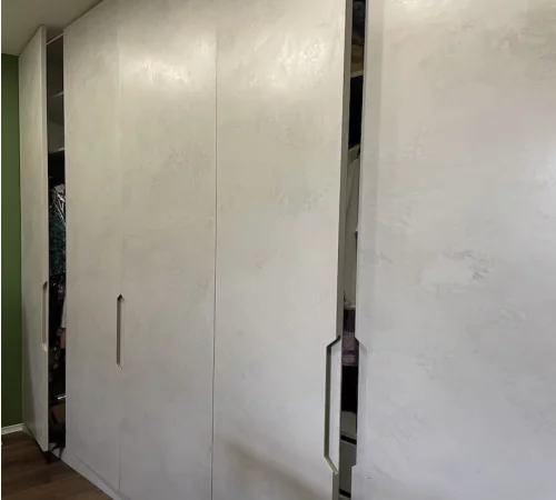 Отделка стен микроцементом