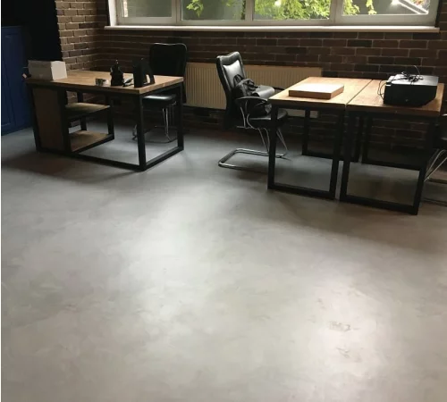 Полы из микроцемента в интерьере офиса