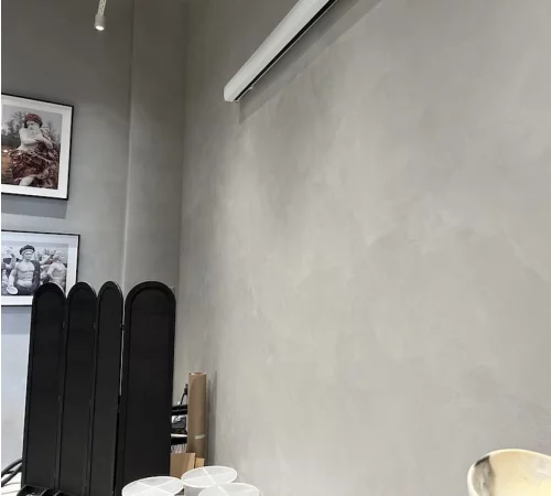 Отделка стен микроцементом