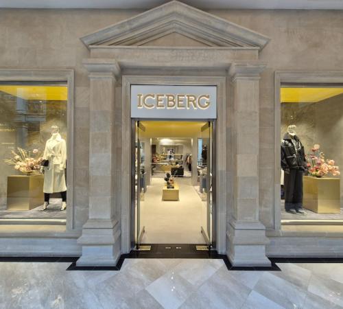 Микроцемент на плитку в бутике одежды ICEBERG