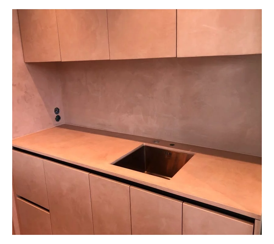 Отделка стен микроцементом