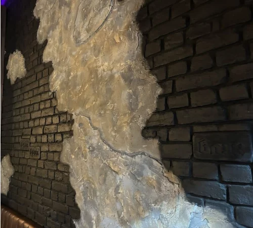 Декоративная штукатурка под бетон в ресторане
