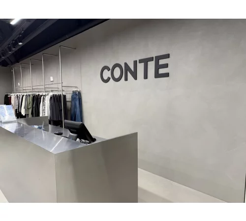 Нанесение микроцемента на стены и полы в магазине CONTE