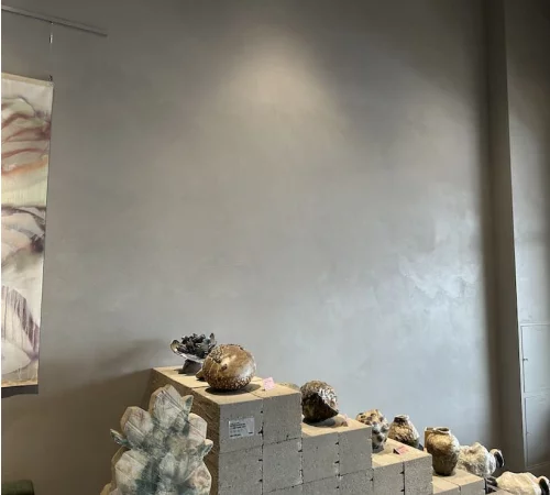 Отделка стен микроцементом