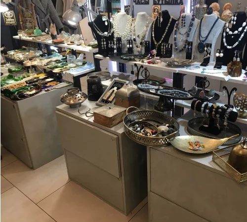 Мебель из микроцемента в Мега Химки
